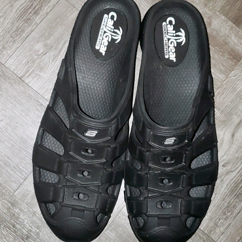 4 FOR $25/SKECHERS CaliGear Slide On Clogs